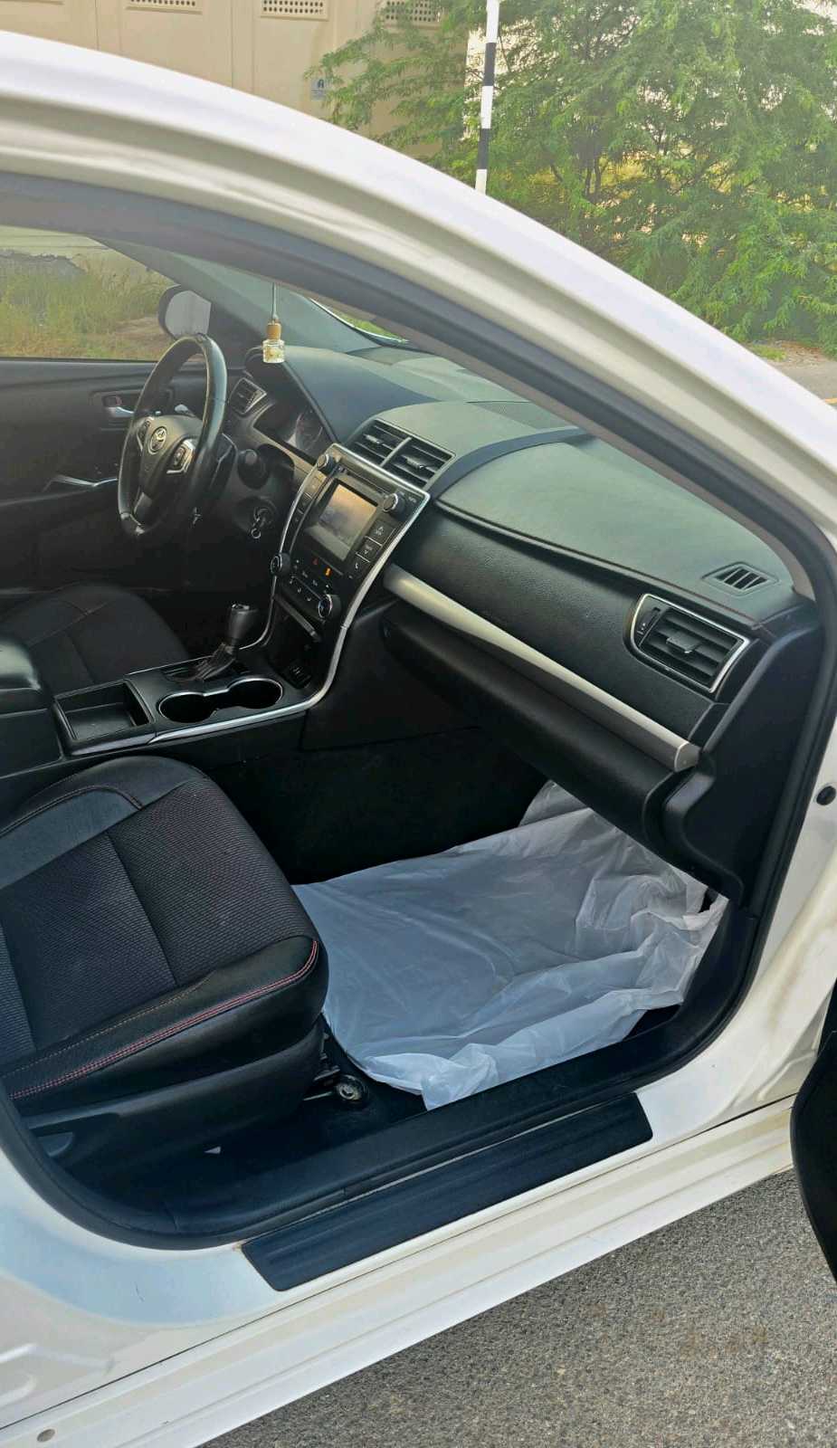 Car Image 2017 TOYOTA CAMRY SE