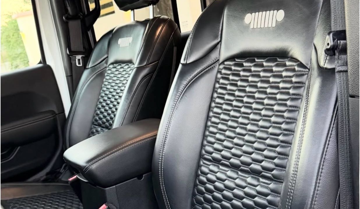 Car Image 2021 JEEP WRANGLER SAHARA