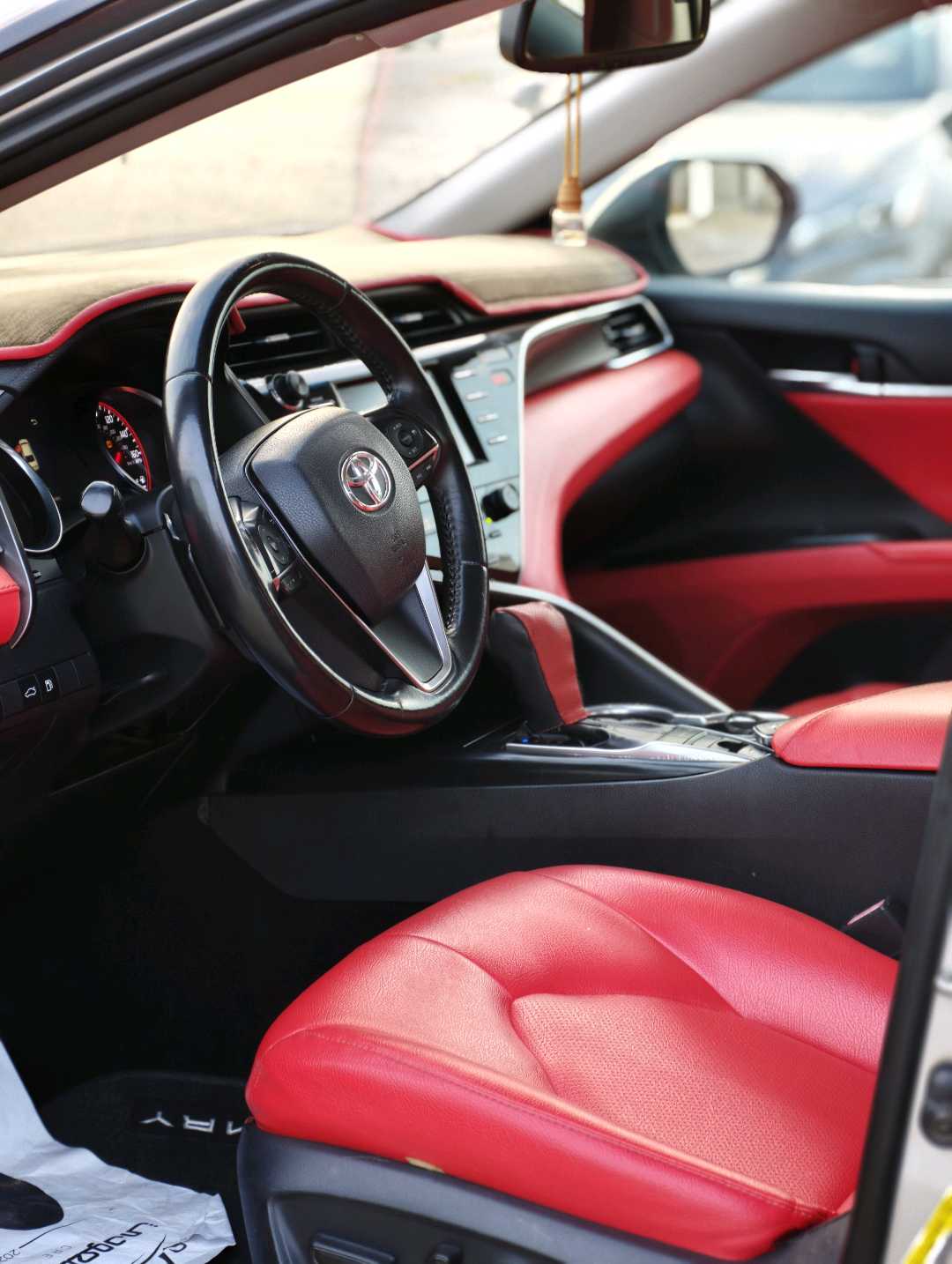 Car Image 2018 TOYOTA CAMRY XSE