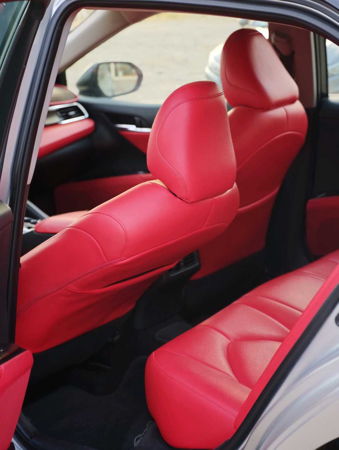 Car Image 2018 TOYOTA CAMRY XSE
