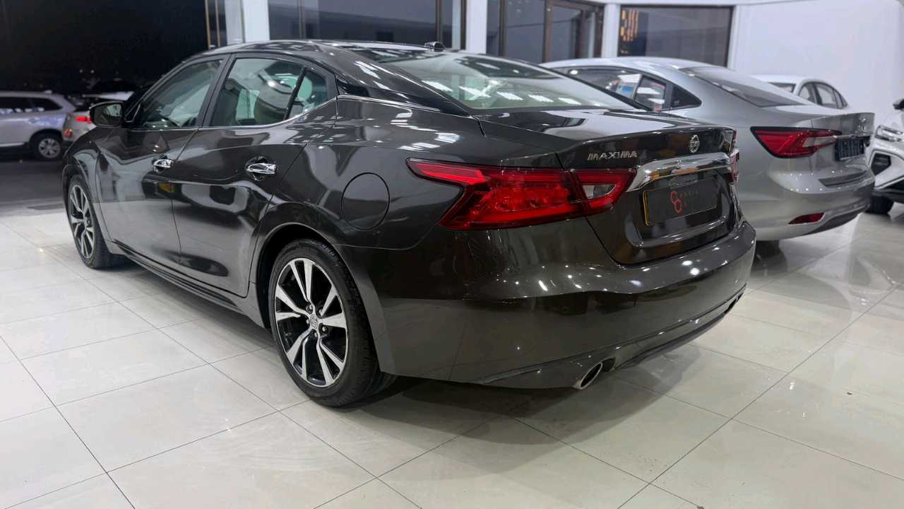 Car Image 2017 NISSAN MAXIMA SV