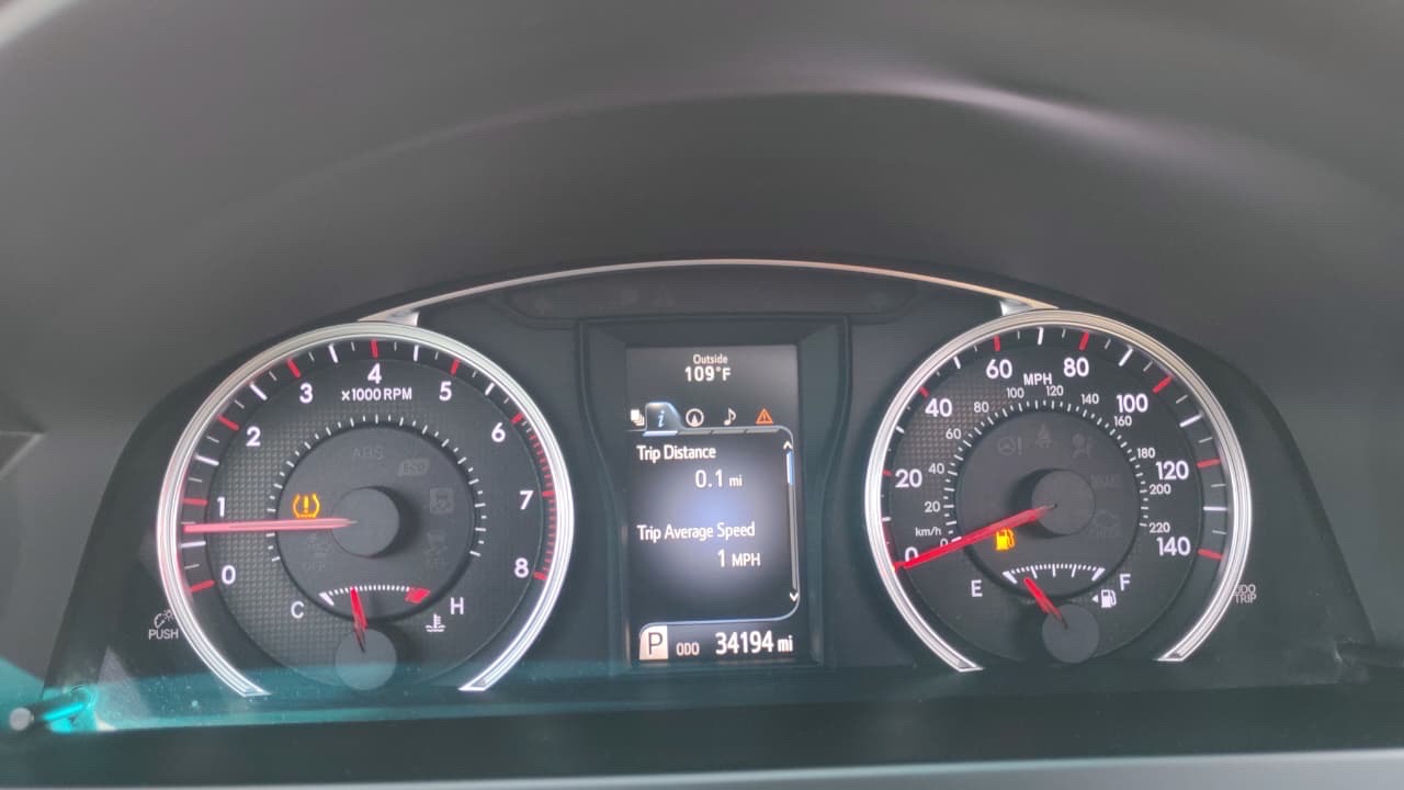 Car Image 2017 TOYOTA CAMRY SE