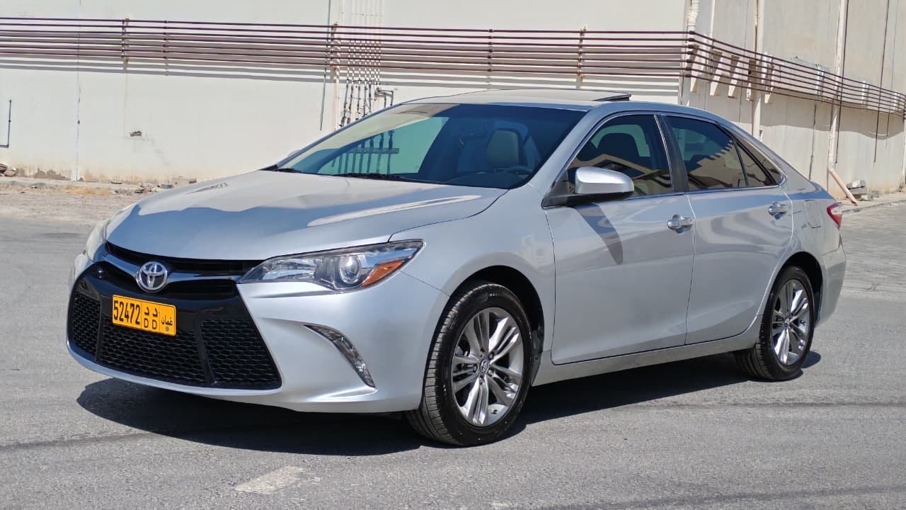 Car Image 2017 TOYOTA CAMRY SE