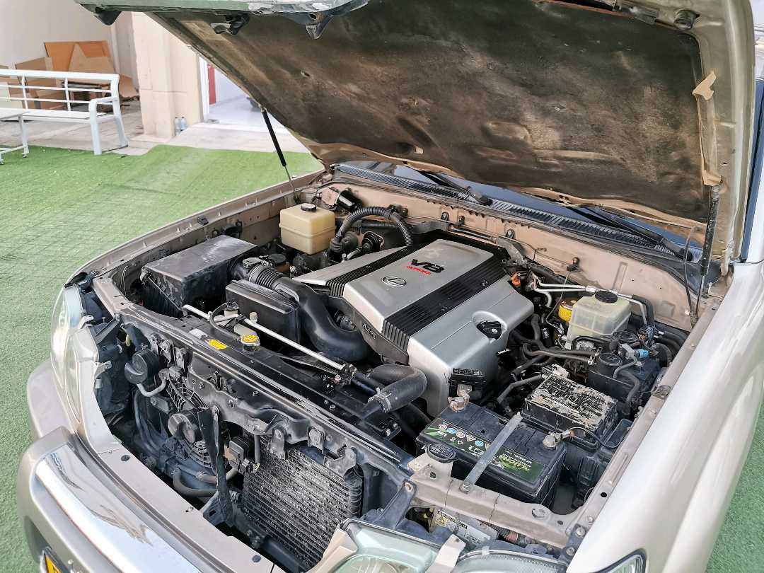Car Image 1998 LEXUS LX 470