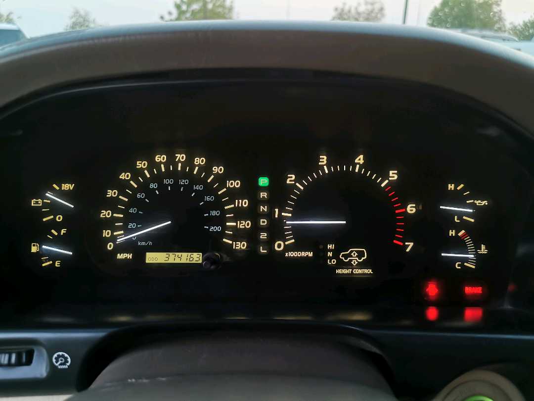 Car Image 1998 LEXUS LX 470