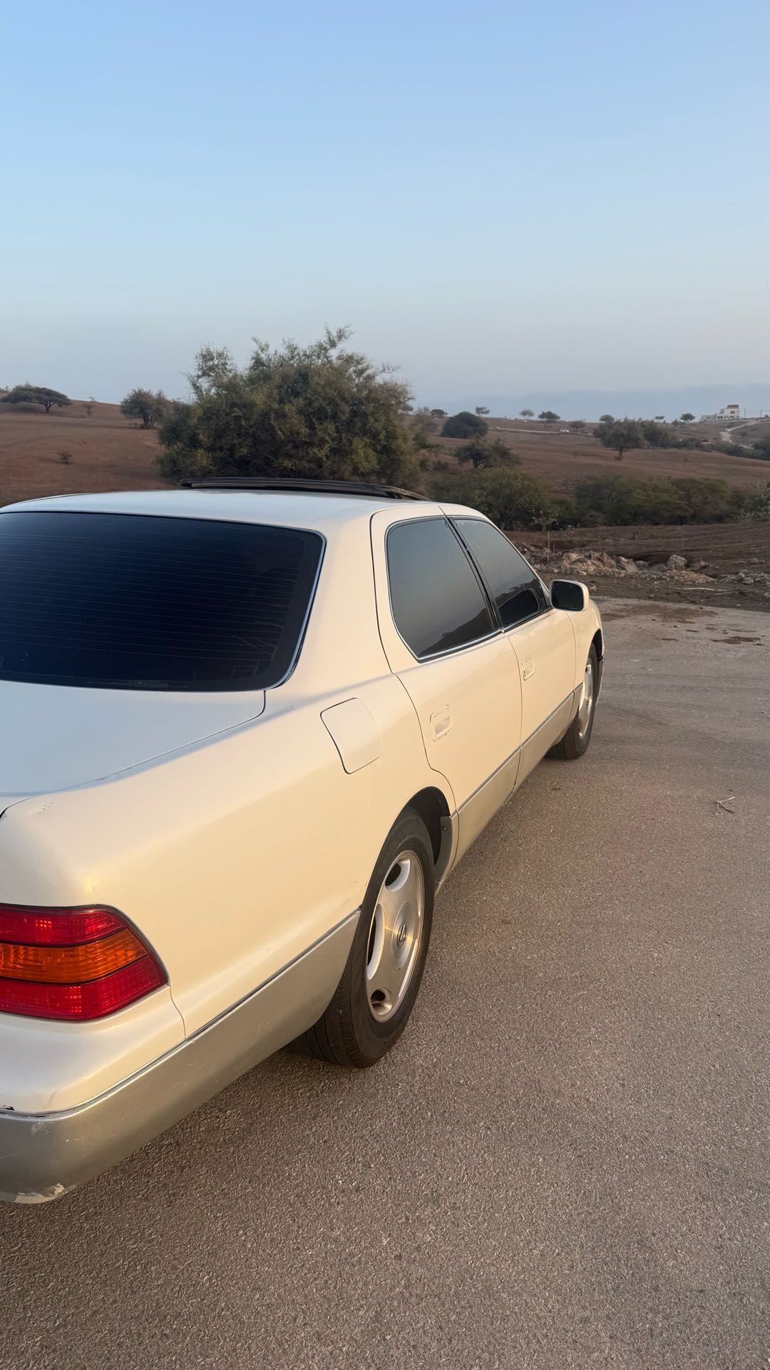 Car Image 1998 LEXUS IS 