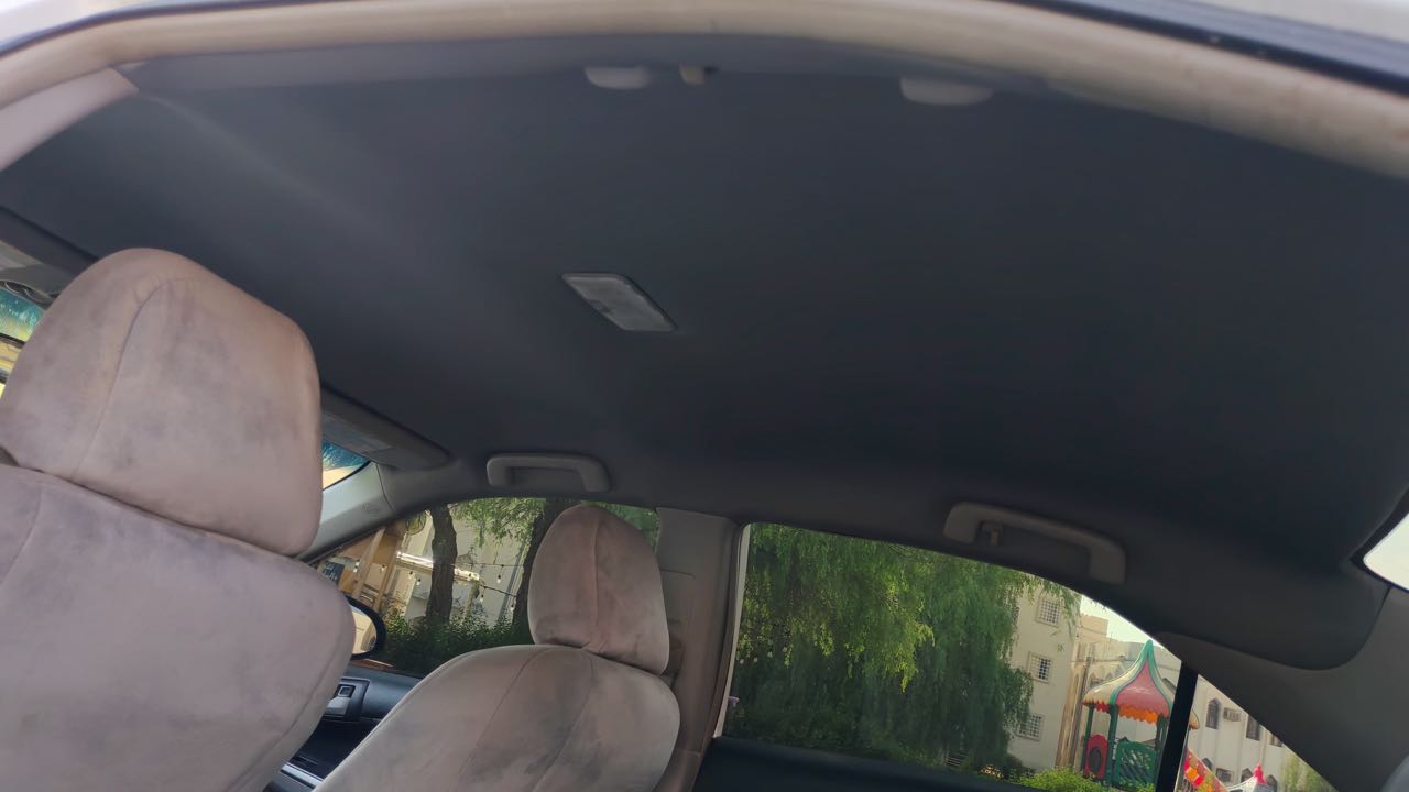Car Image 2012 TOYOTA CAMRY SE