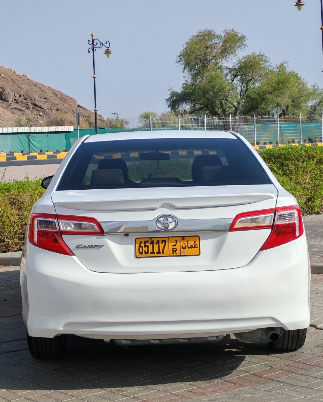 Car Image 2012 TOYOTA CAMRY SE