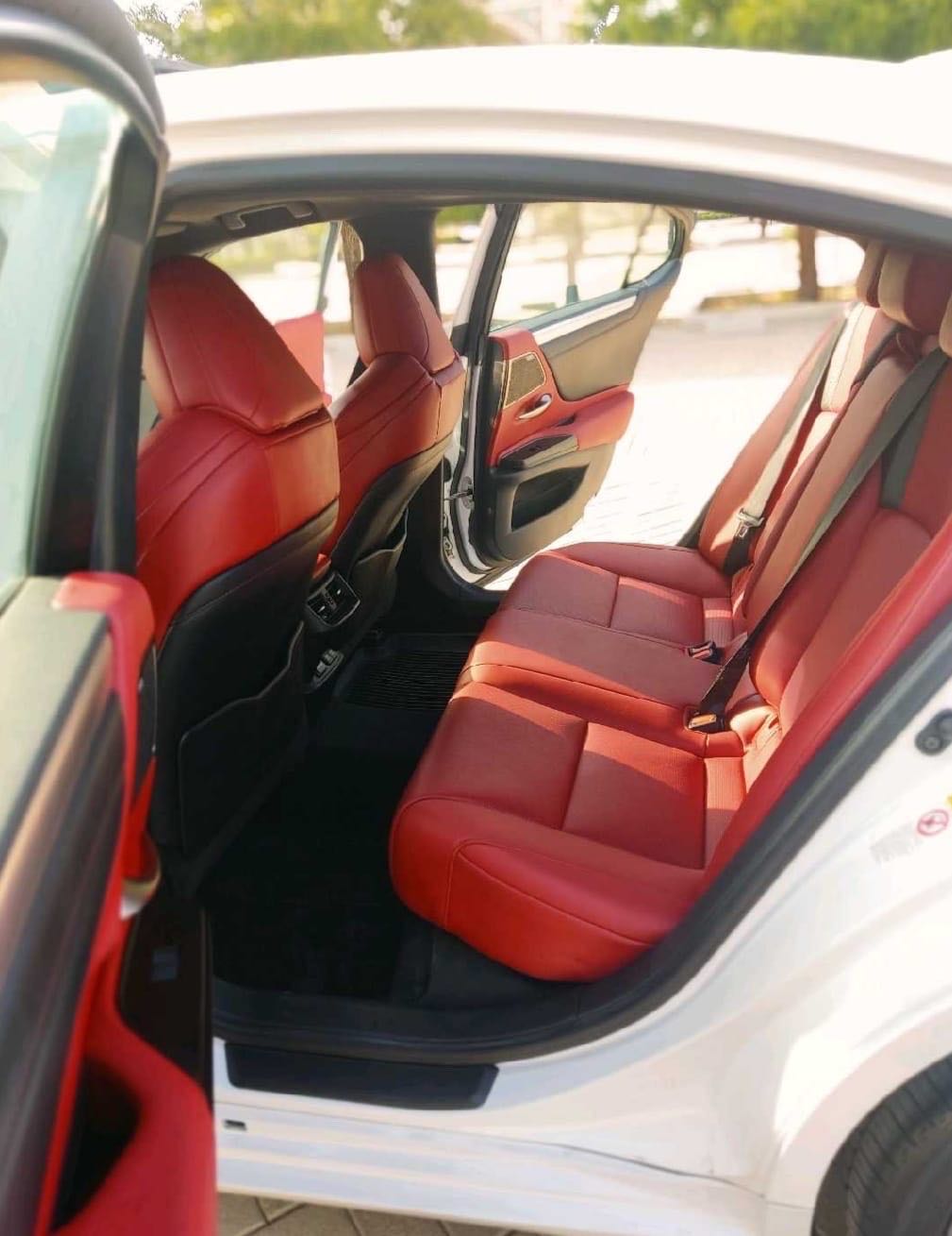 Car Image 2019 LEXUS ES F350