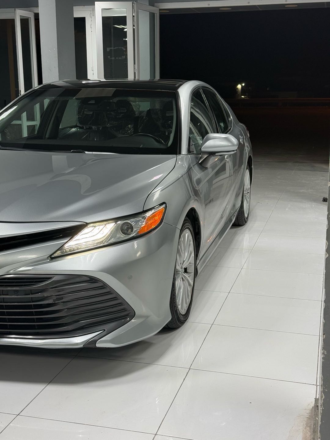 Car Image 2018 TOYOTA CAMRY XLE