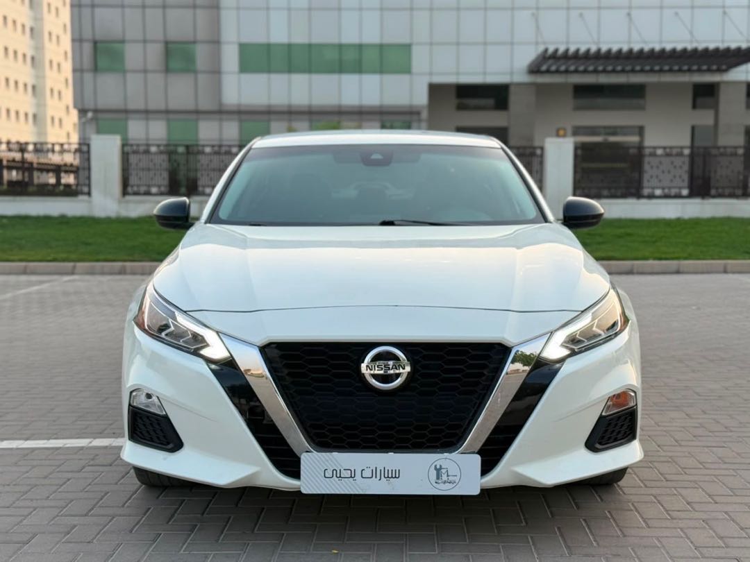 Car Image 2022 NISSAN ALTIMA SR
