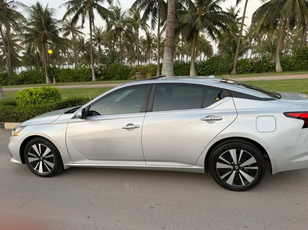 Car Image 2022 NISSAN ALTIMA SV