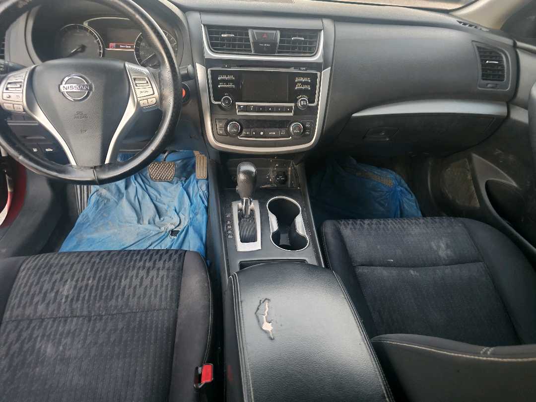 Car Image 2017 NISSAN ALTIMA SV