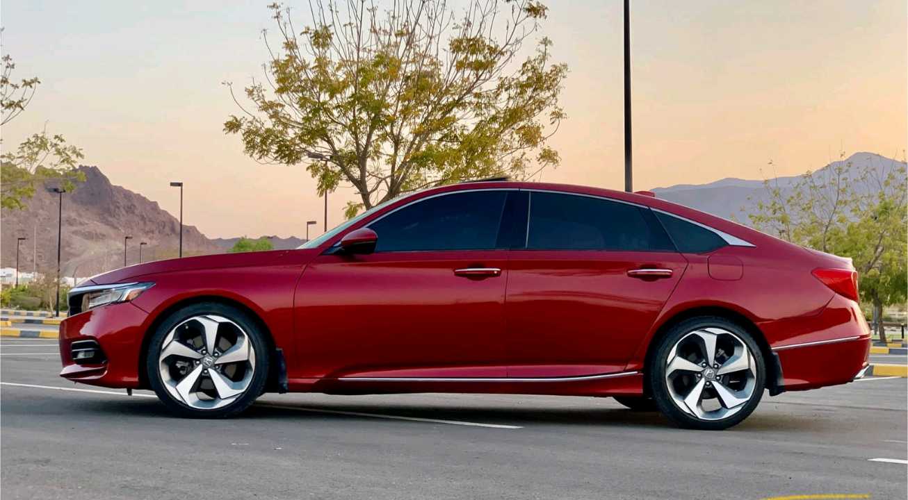Car Image 2019 HONDA ACCORD TOURING