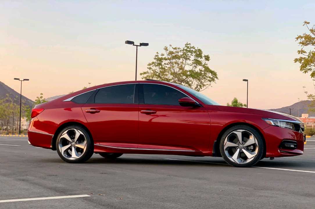 Car Image 2019 HONDA ACCORD TOURING