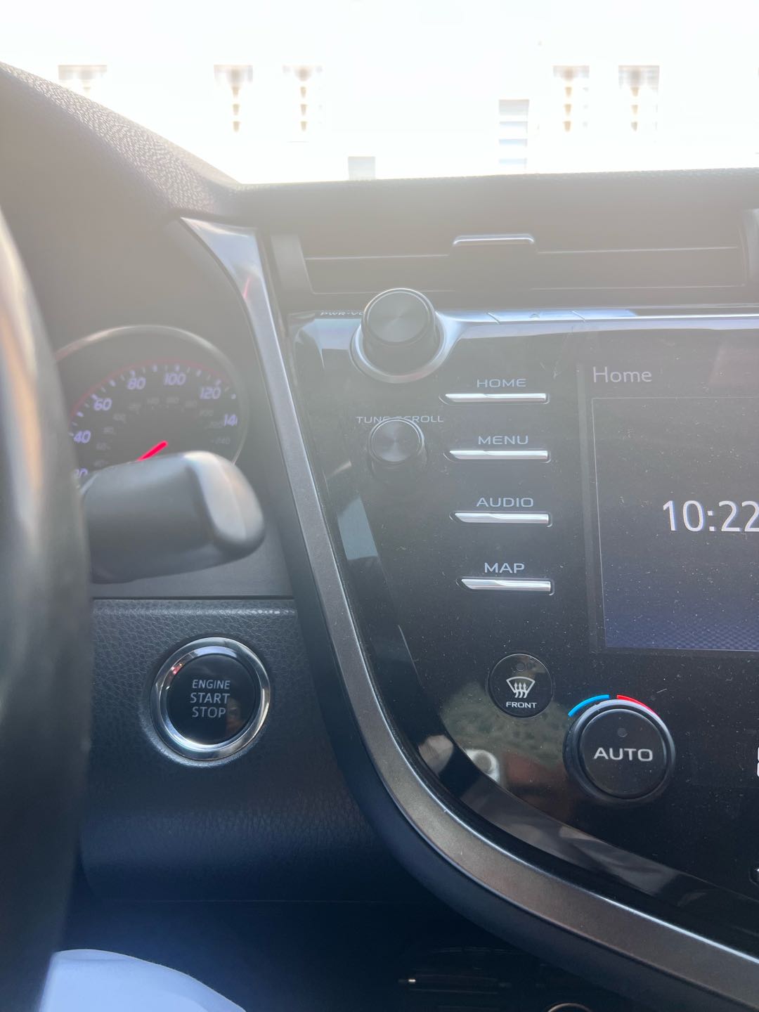 Car Image 2018 TOYOTA CAMRY XSE