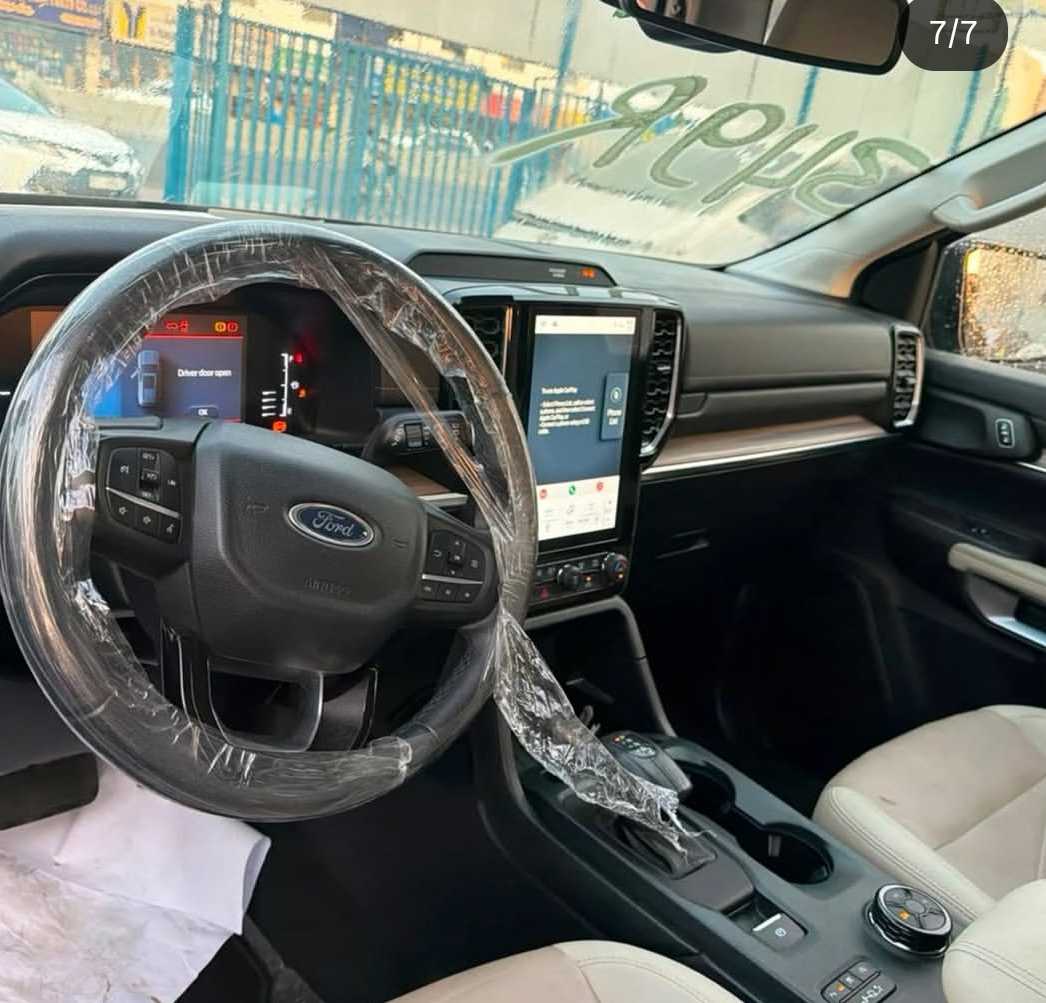 Car Image 2024 FORD EVEREST