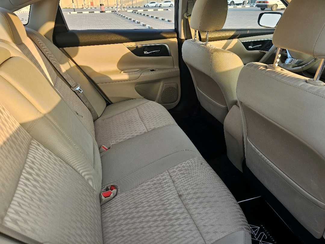 Car Image 2018 NISSAN ALTIMA SV
