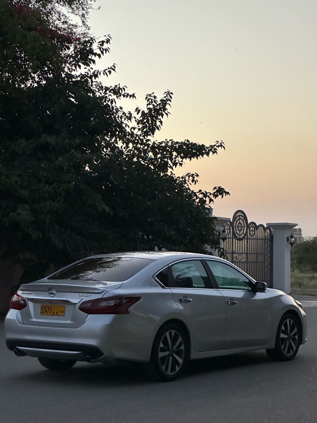 Car Image 2017 NISSAN ALTIMA SR