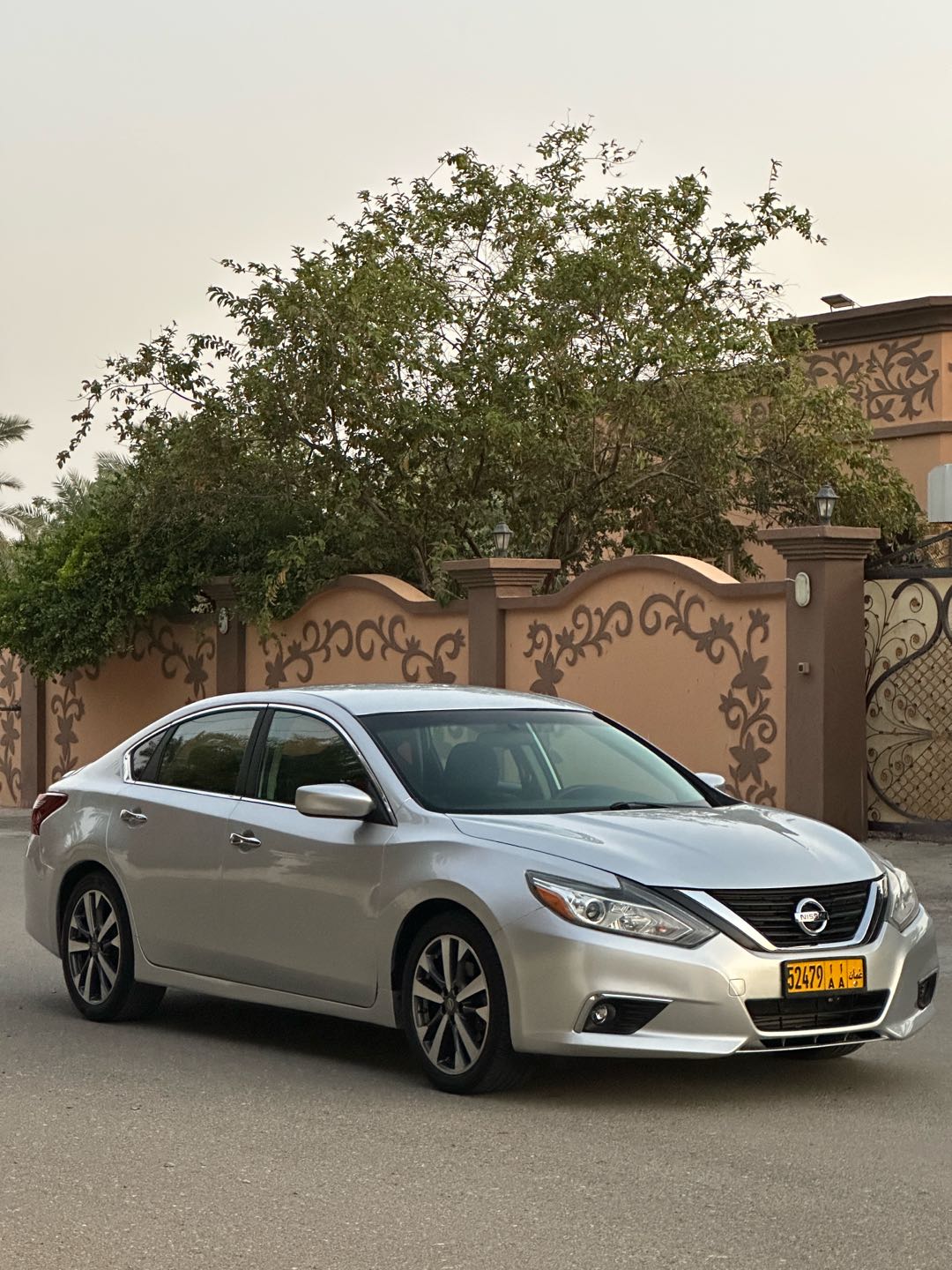 Car Image 2017 NISSAN ALTIMA SR