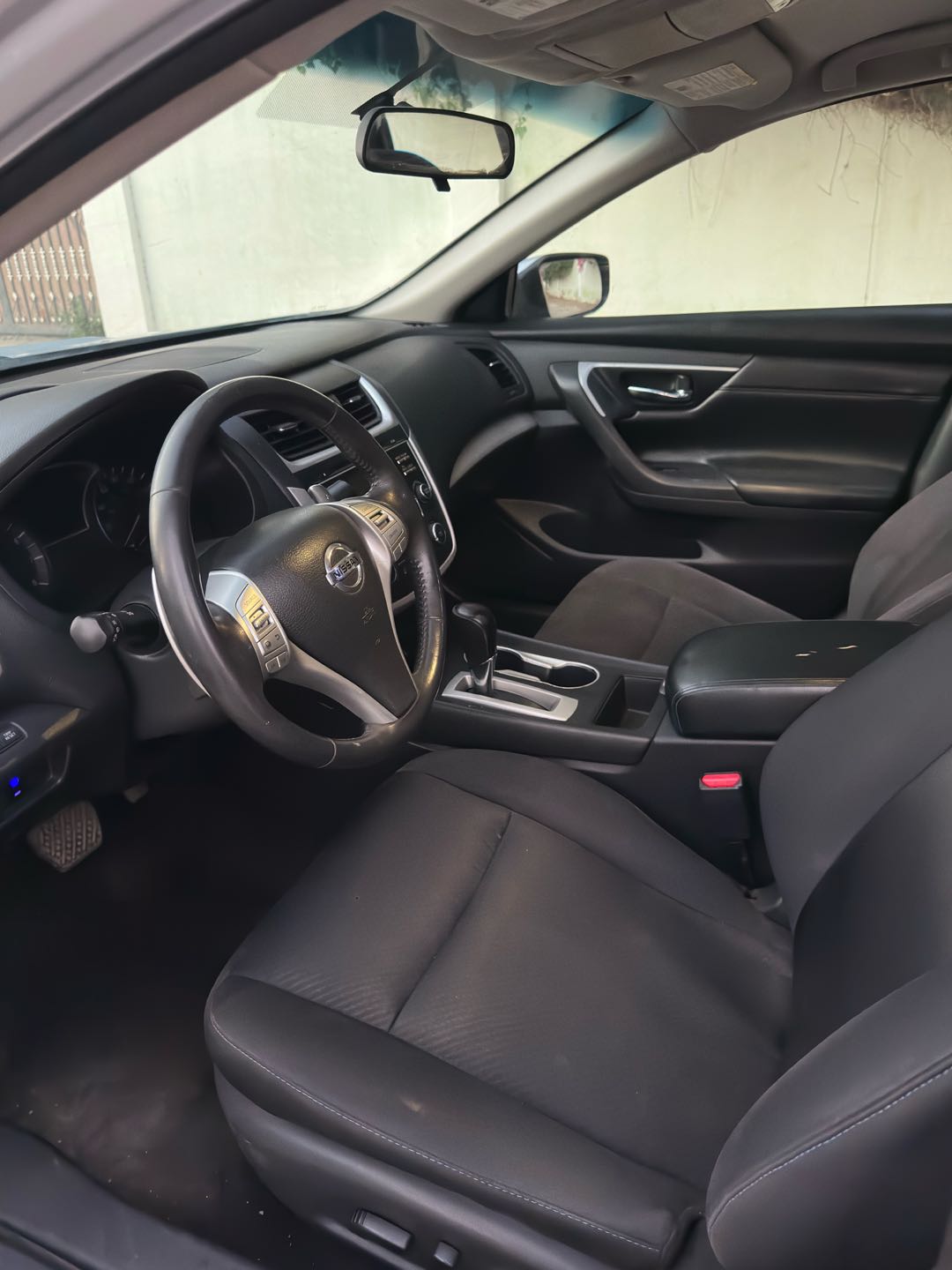 Car Image 2017 NISSAN ALTIMA SR