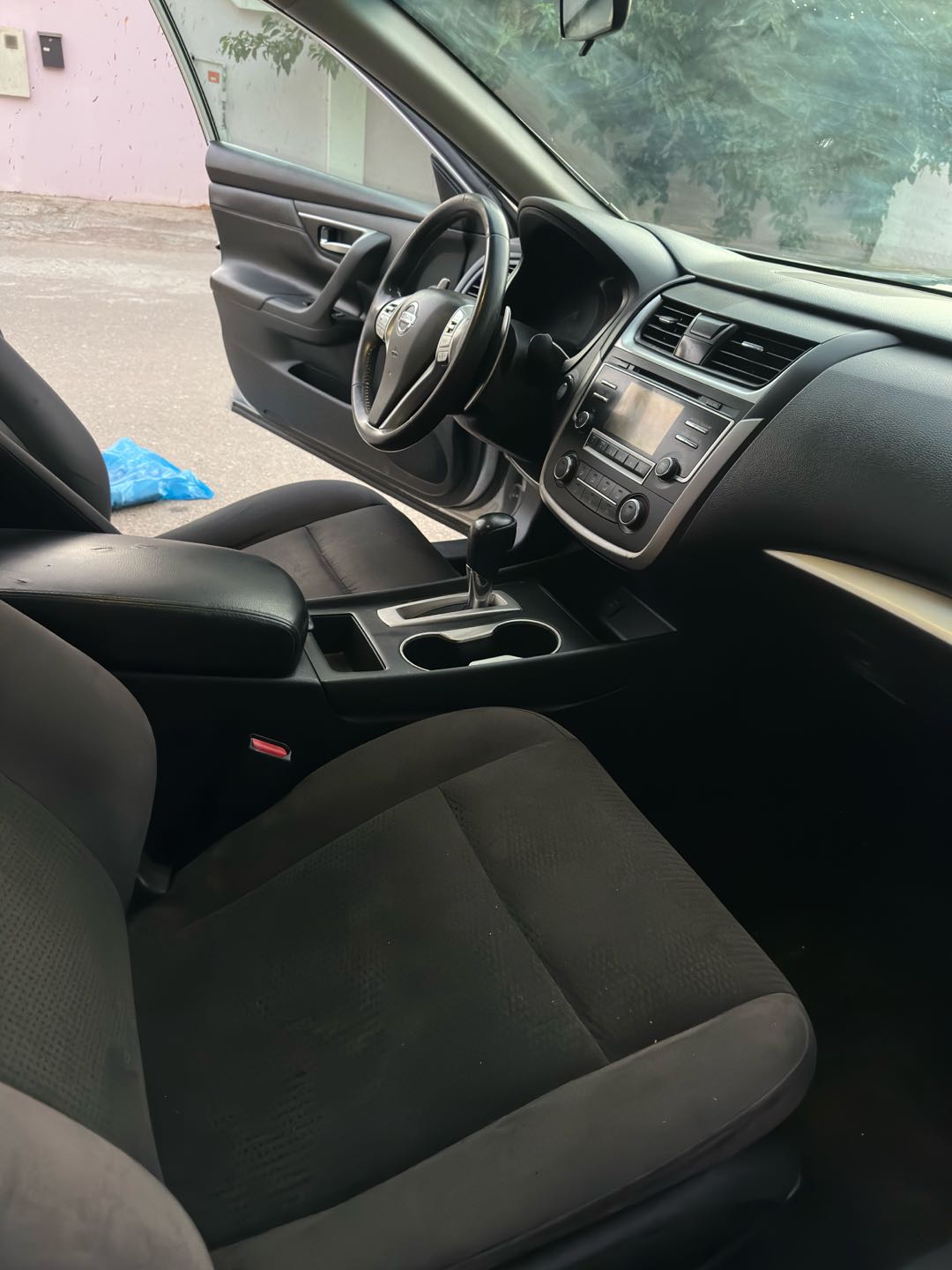Car Image 2017 NISSAN ALTIMA SR