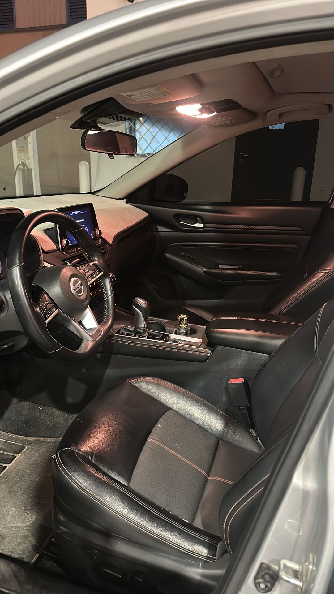 Car Image 2021 NISSAN ALTIMA SR