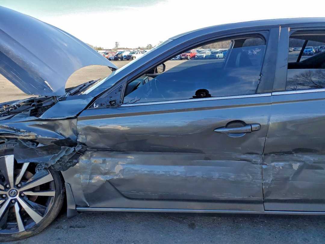 Car Image 2019 NISSAN ALTIMA