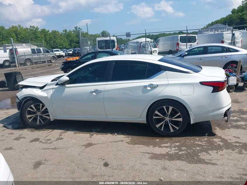 Car Image 2019 NISSAN ALTIMA