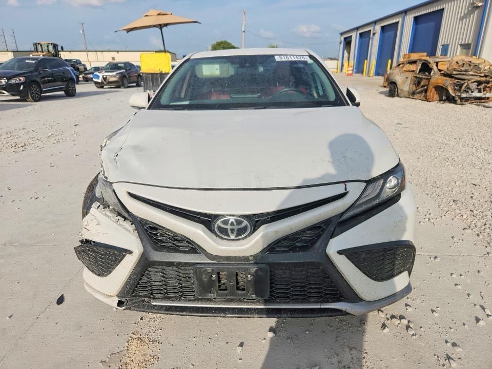 Car Image 2021 TOYOTA CAMRY