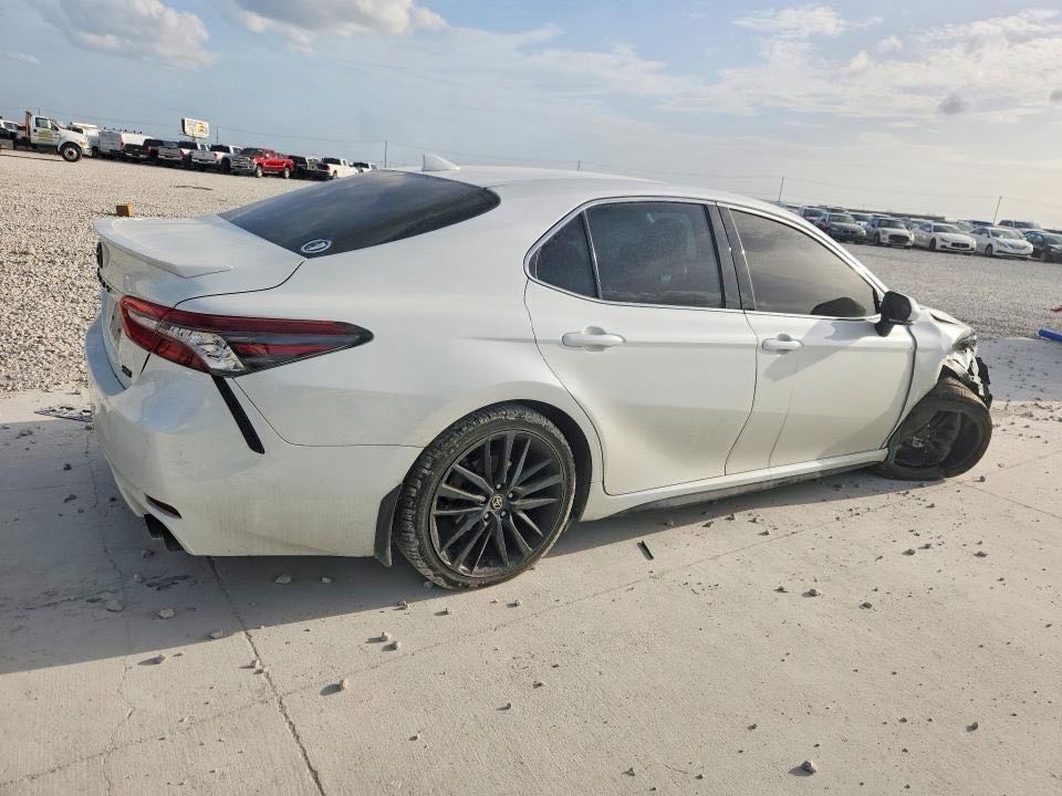 Car Image 2021 TOYOTA CAMRY