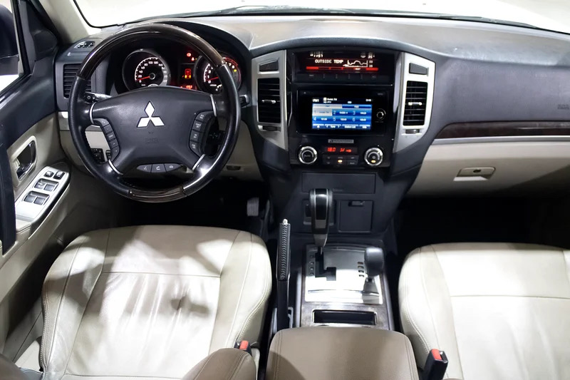 Car Image 2020 MITSUBISHI PAJERO 