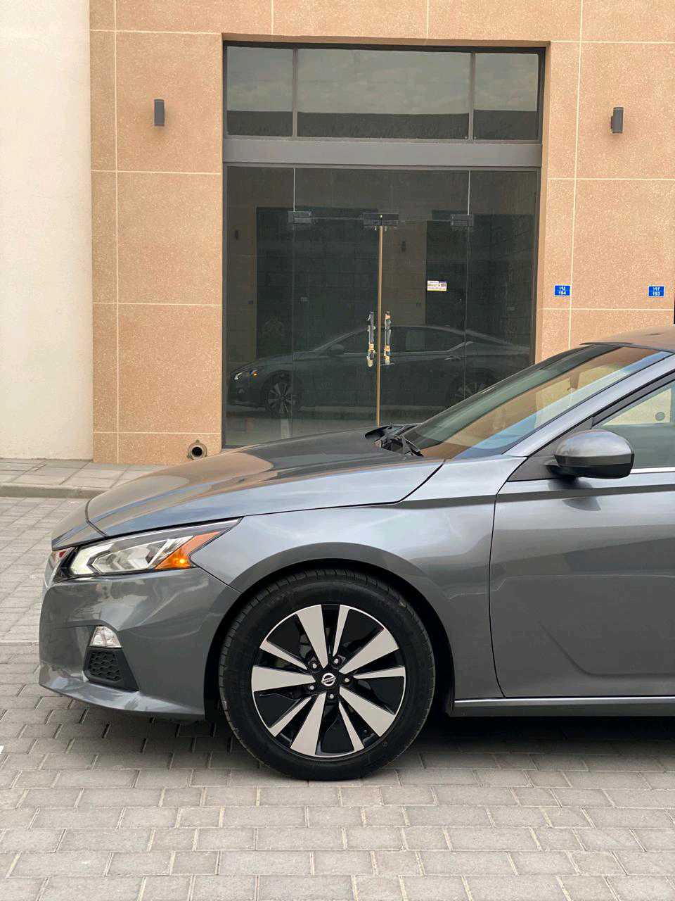 Car Image 2021 NISSAN ALTIMA SV