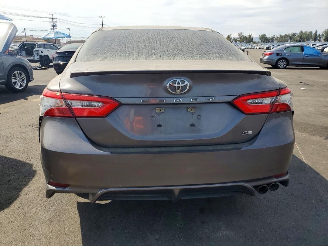 Car Image 2018 TOYOTA CAMRY