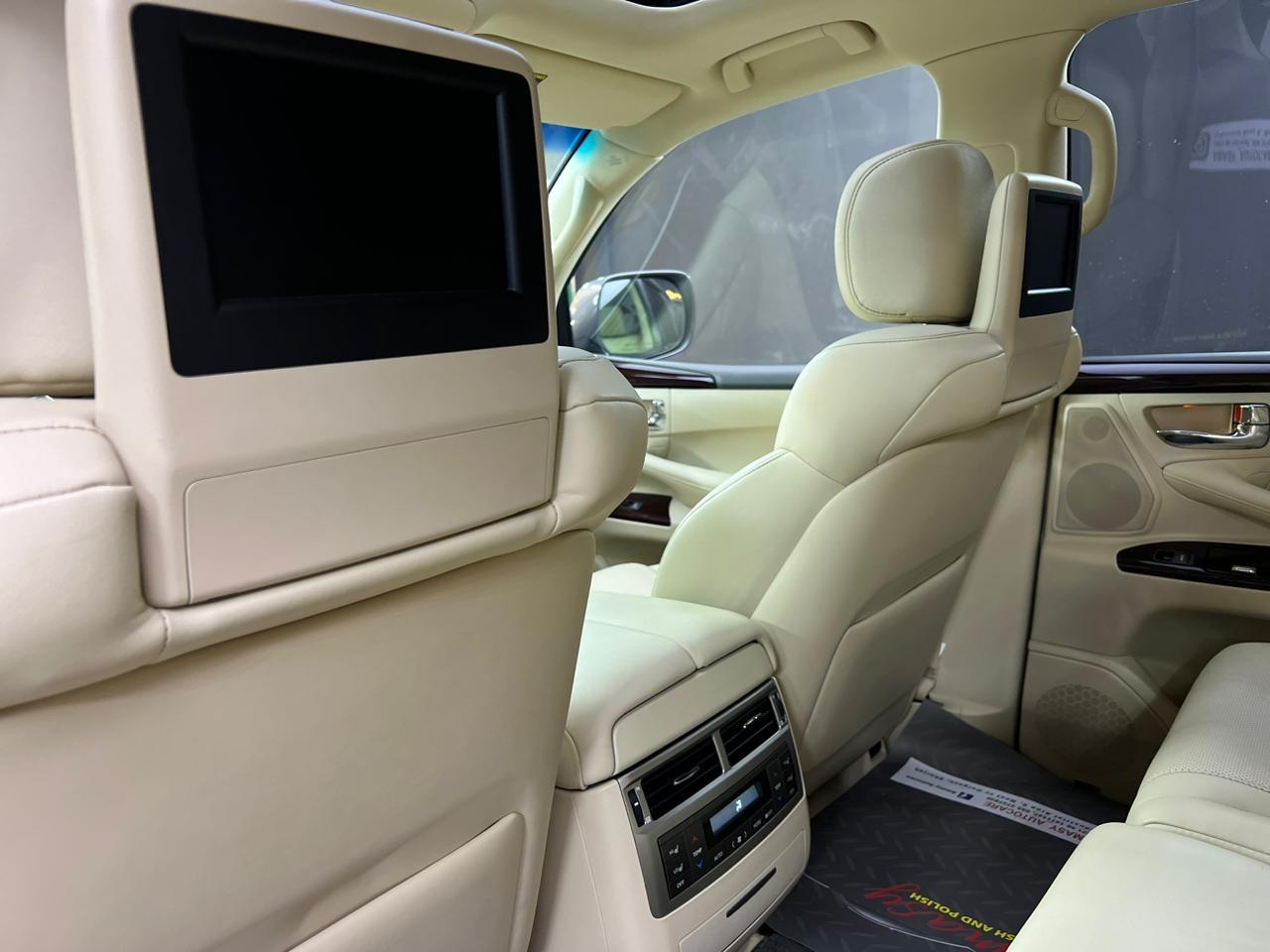 Car Image 2015 LEXUS LX