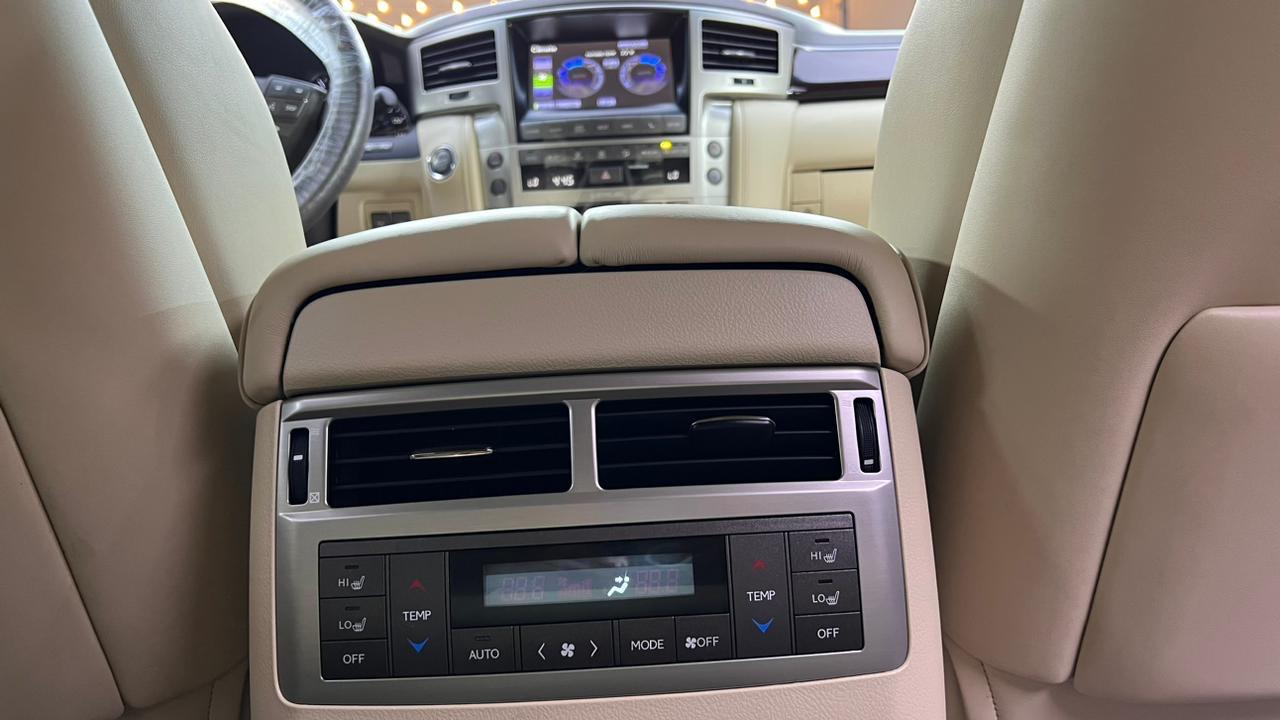 Car Image 2015 LEXUS LX