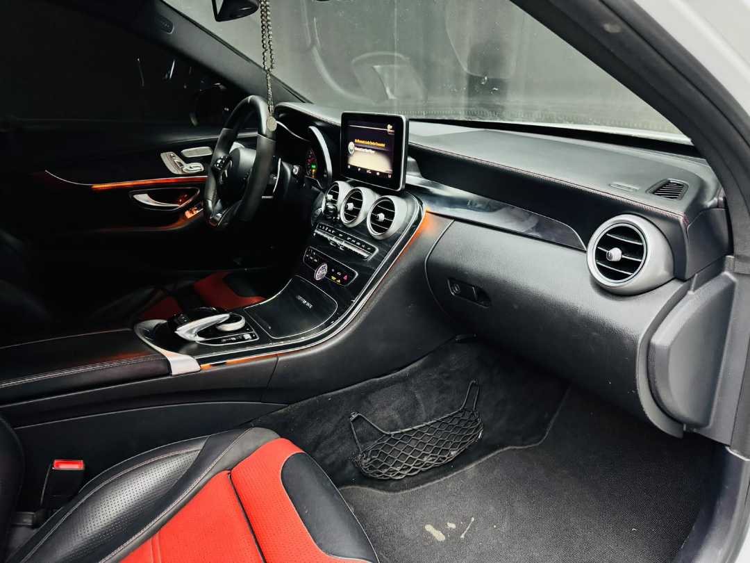 Car Image 2016 MERCEDES C Class