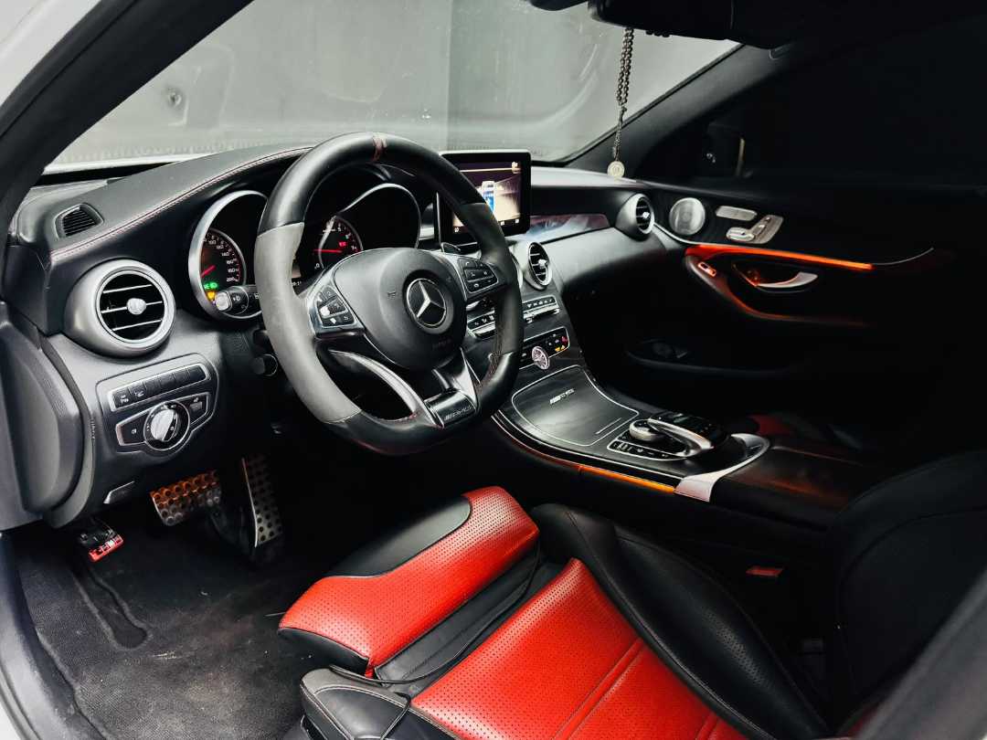 Car Image 2016 MERCEDES C Class