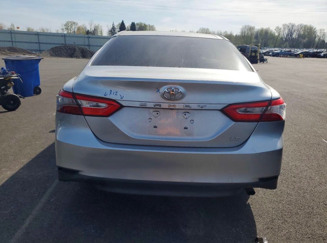 Car Image 2018 TOYOTA CAMRY