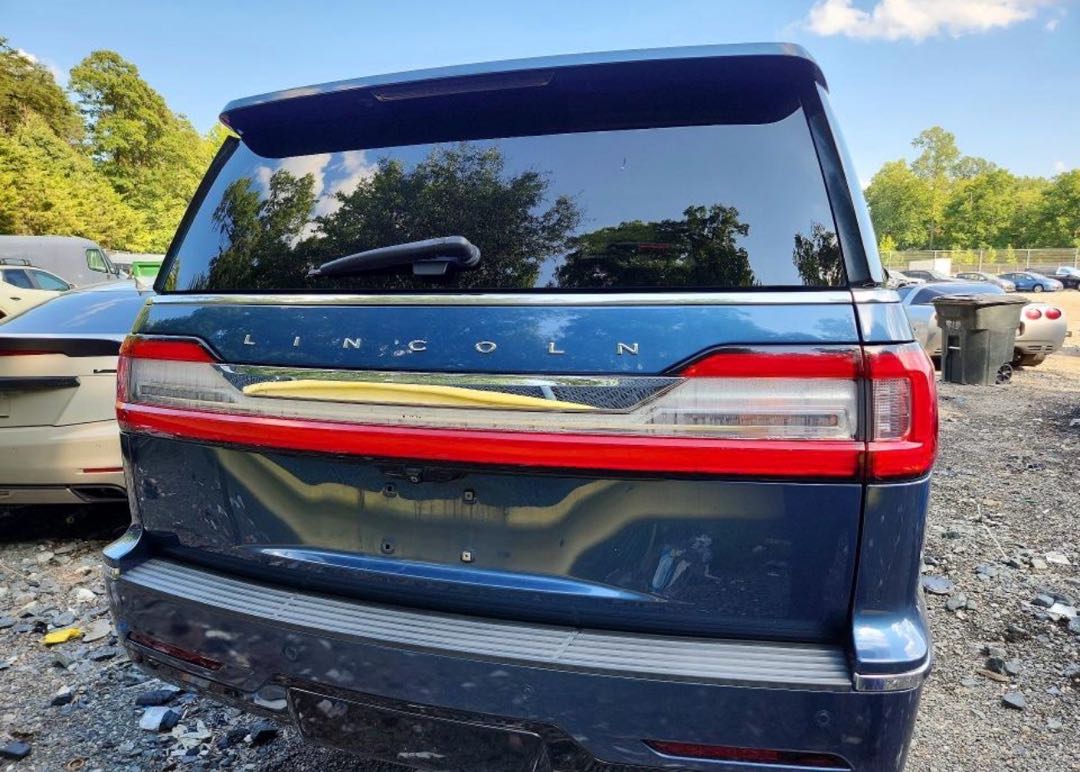 Car Image 2019 LINCOLN NAVIGATOR