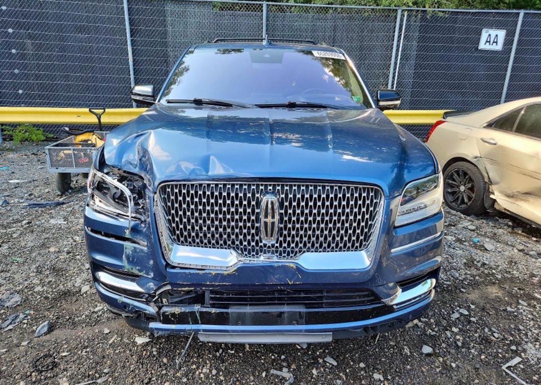 Car Image 2019 LINCOLN NAVIGATOR