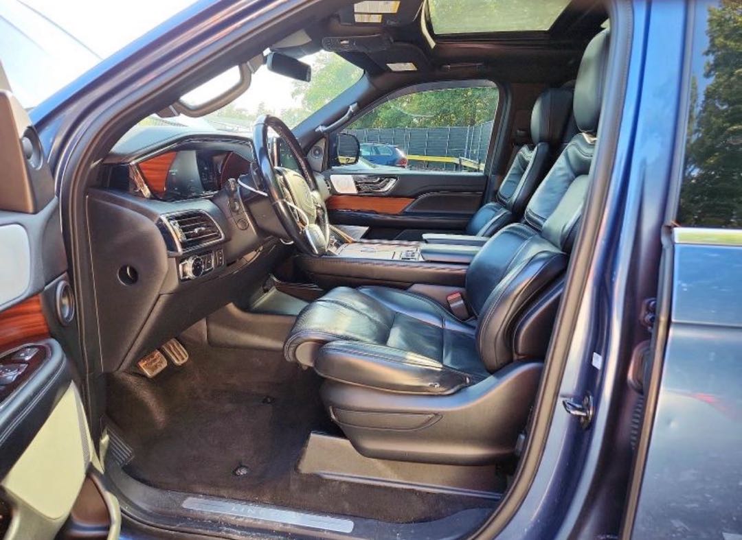 Car Image 2019 LINCOLN NAVIGATOR