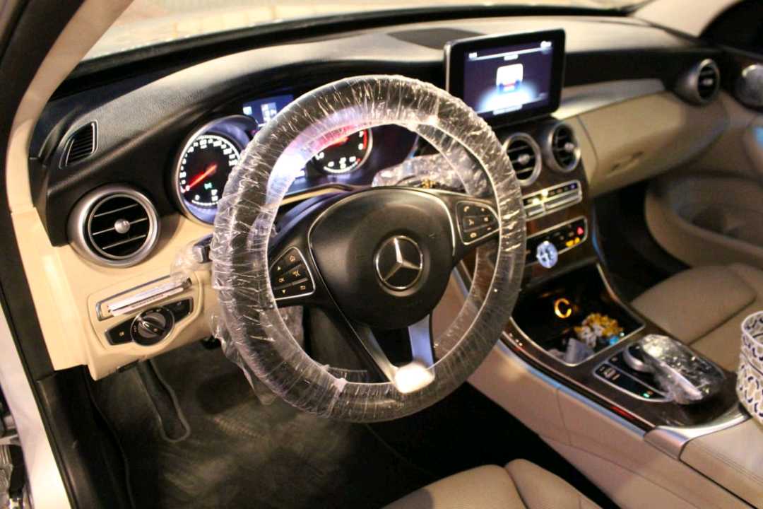 Car Image 2017 MERCEDES C Class 300