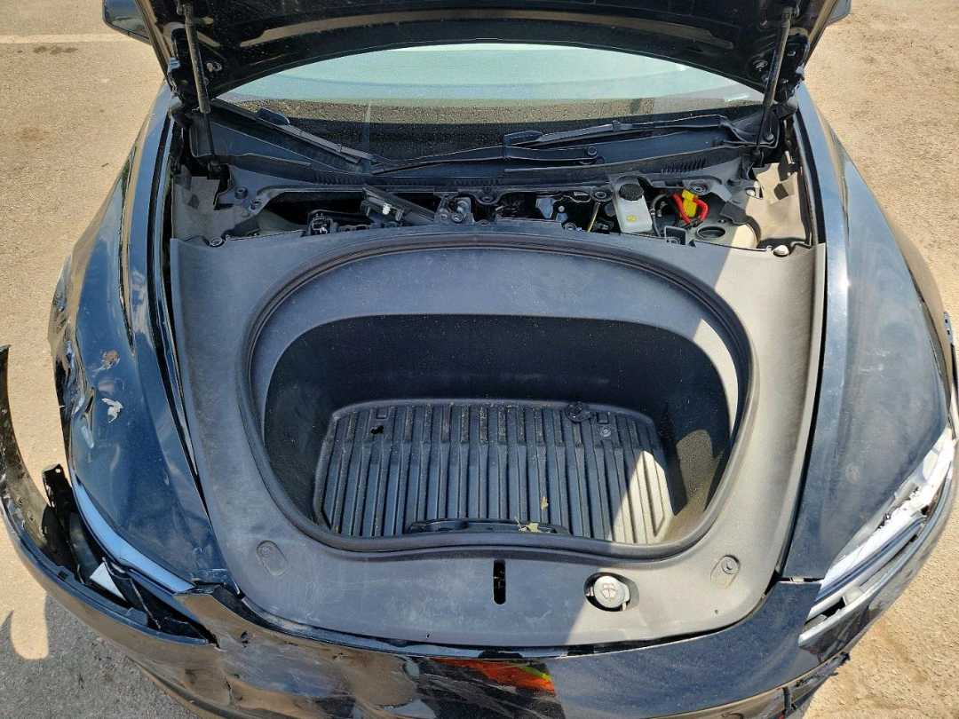 Car Image 2025 TESLA Model 3