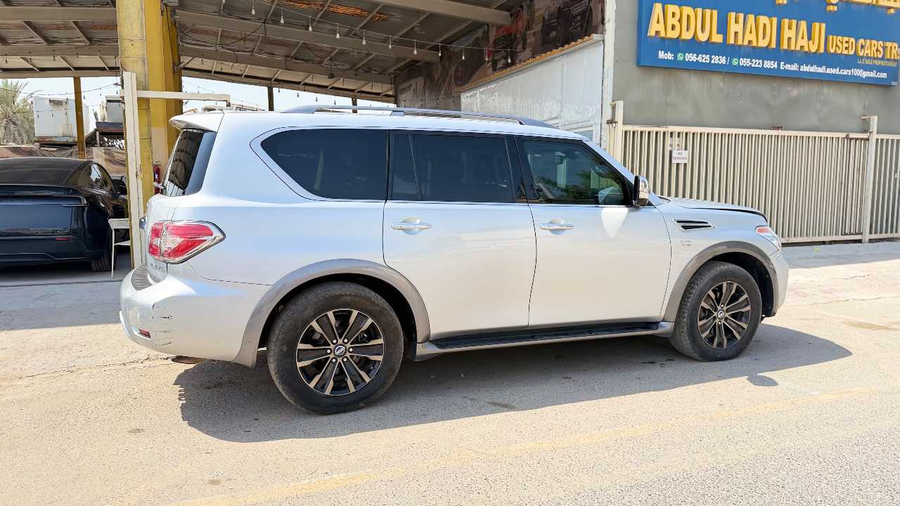 Car Image 2017 NISSAN ARMADA