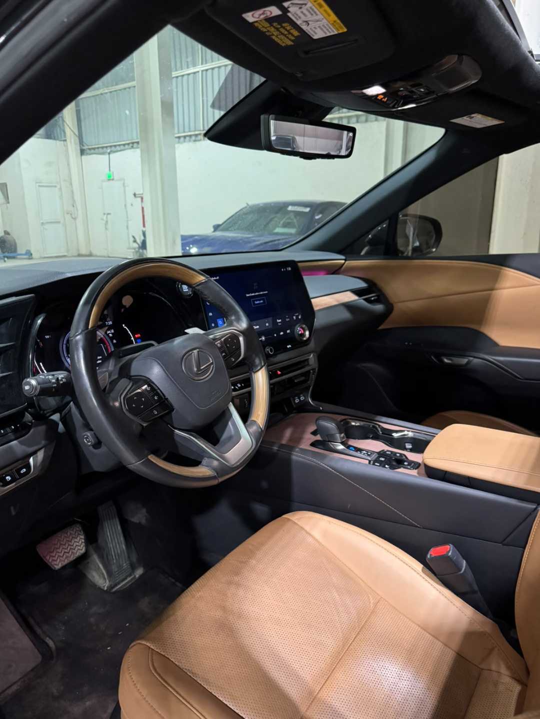 Car Image 2023 LEXUS RX