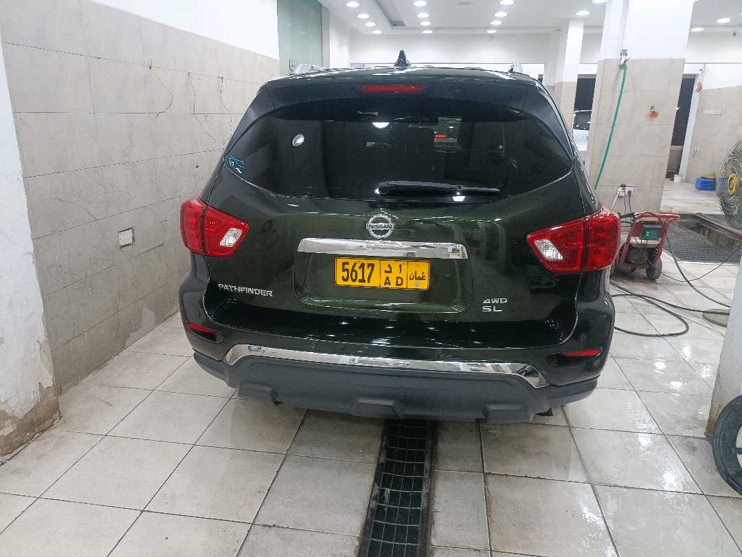 Car Image 2018 NISSAN PATHFINDER SL