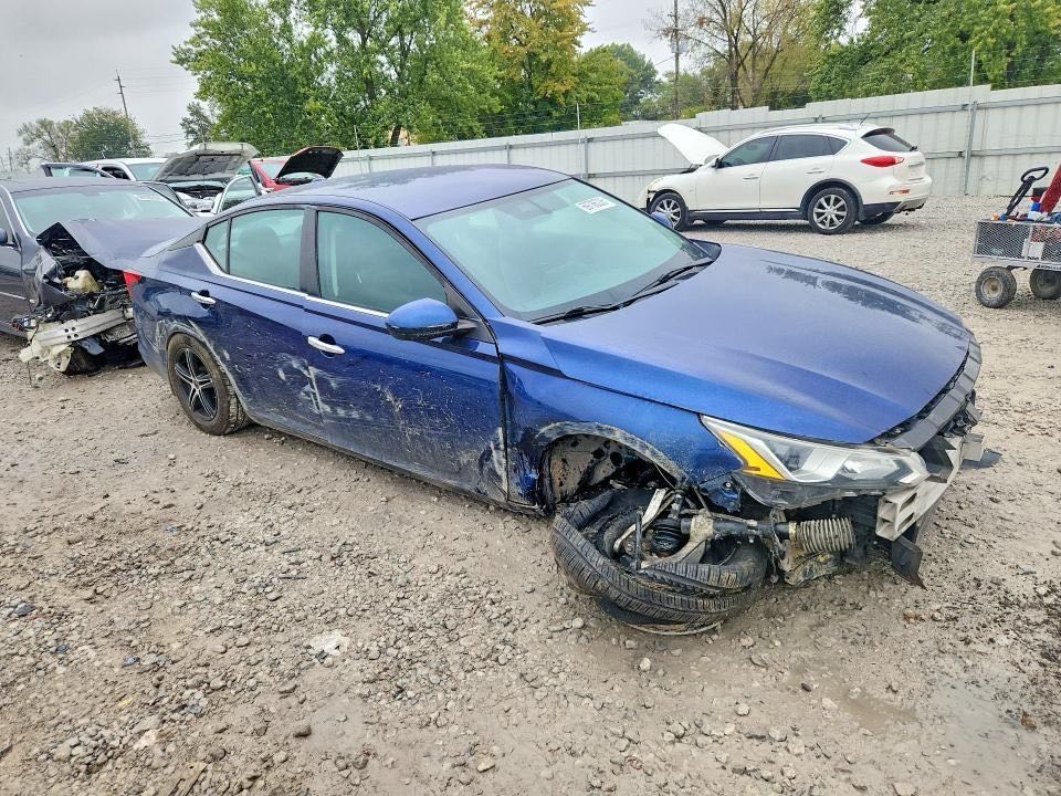 Car Image 2019 NISSAN ALTIMA