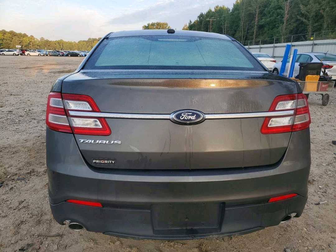 Car Image 2018 FORD TAURUS