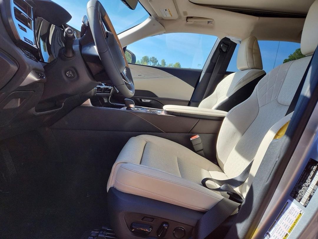 Car Image 2026 LEXUS RX